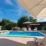 Dom wakacyjny Hacienda Rosemary Muntić