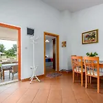 Hacienda Rosemary * Muntić