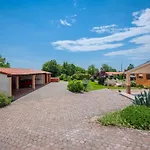 Hacienda Rosemary *