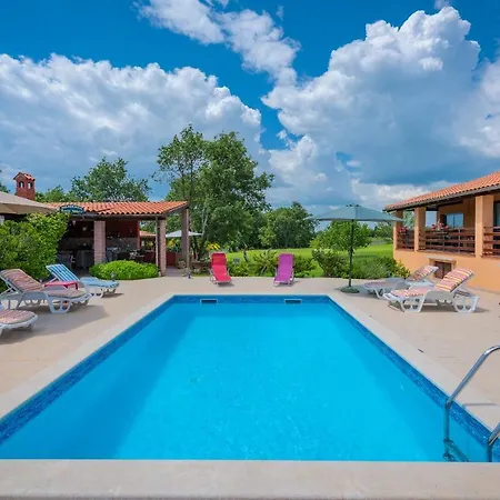Hacienda Rosemary * Muntić