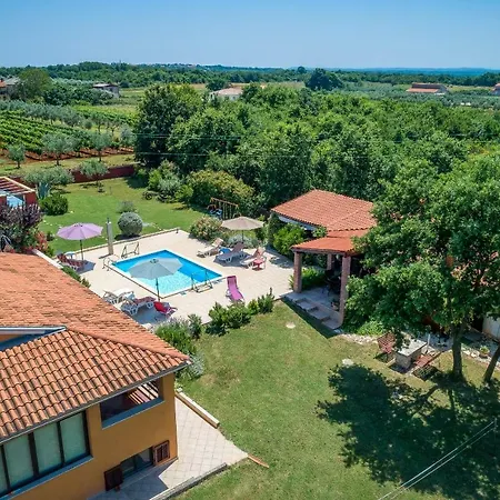Hacienda Rosemary Holiday home Muntic